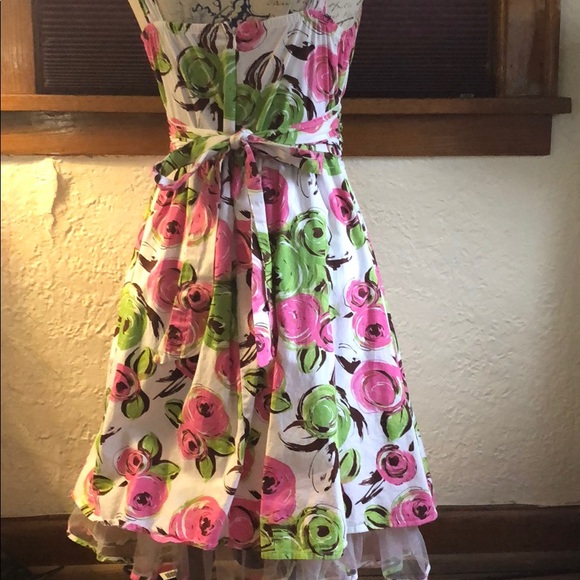 A floral sundress. - Picture 3 of 4